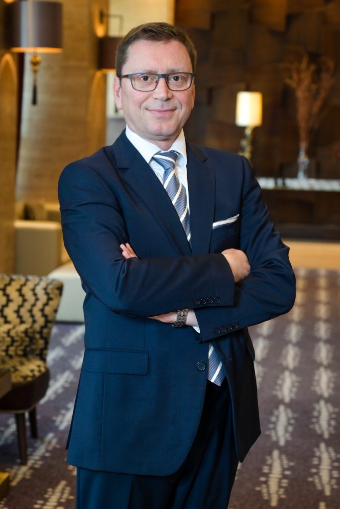 About Nikos Sliousaregko
